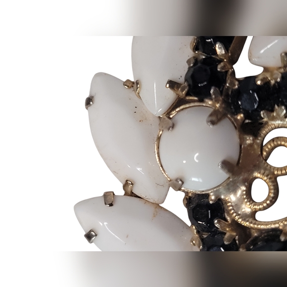 Vintage Black White Pin Brooch - Picture 5 of 8